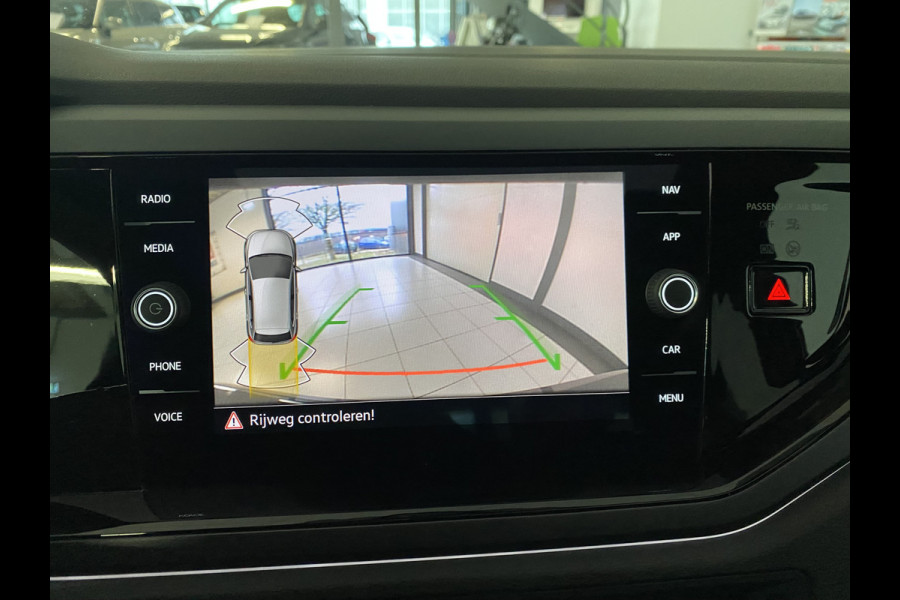 Volkswagen Polo 1.0 TSI R-Line Business DSG Panoramadak / Camera /Carplay / Navigatie / IQ Light
