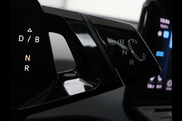Volkswagen ID.3 First Plus 58 kWh | Trekhaak | Stoel & stuurverwarming | Camera | Adaptive cruise | Sfeerverlichting | Carplay | Matrix LED | Parkeerhulp | Climate control