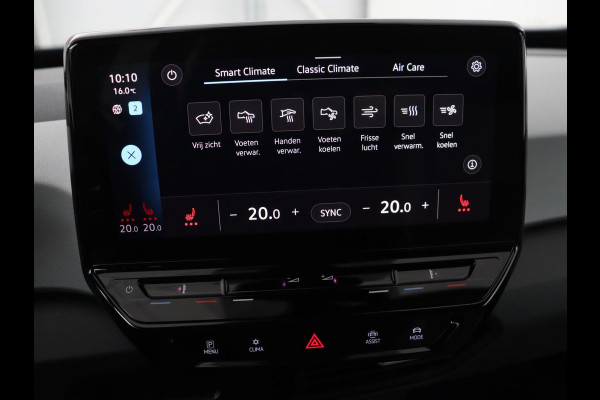 Volkswagen ID.3 First Plus 58 kWh | Trekhaak | Stoel & stuurverwarming | Camera | Adaptive cruise | Sfeerverlichting | Carplay | Matrix LED | Parkeerhulp | Climate control