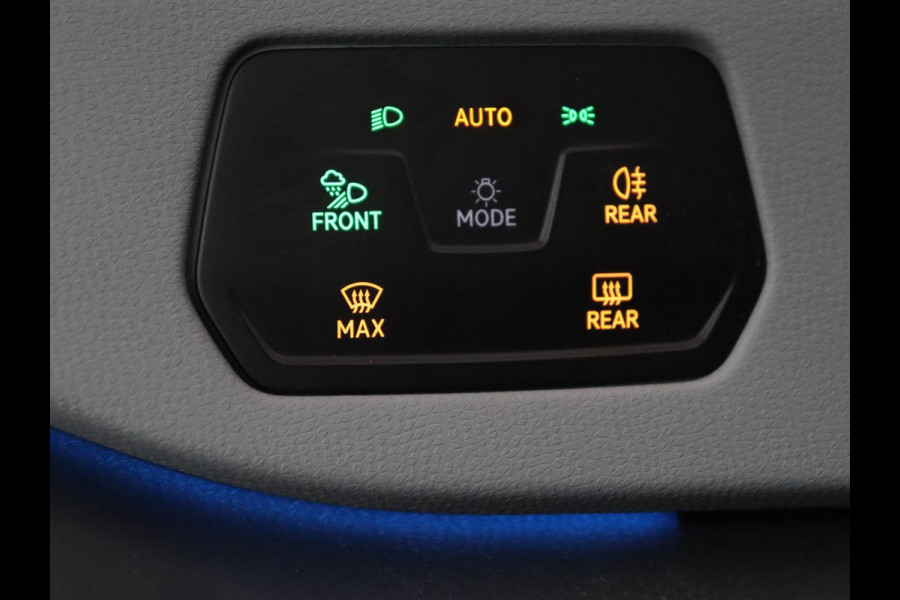 Volkswagen ID.3 First Plus 58 kWh | Trekhaak | Stoel & stuurverwarming | Camera | Adaptive cruise | Sfeerverlichting | Carplay | Matrix LED | Parkeerhulp | Climate control