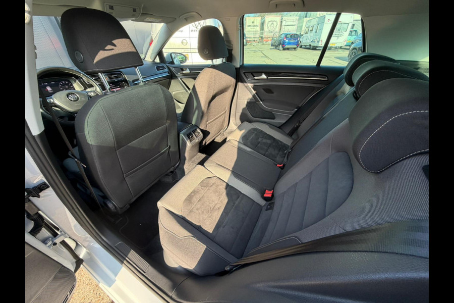 Volkswagen Golf 1.5 TSI Highline Business White silver Hihgline LED NAVI VIRTUALCOCKPIT