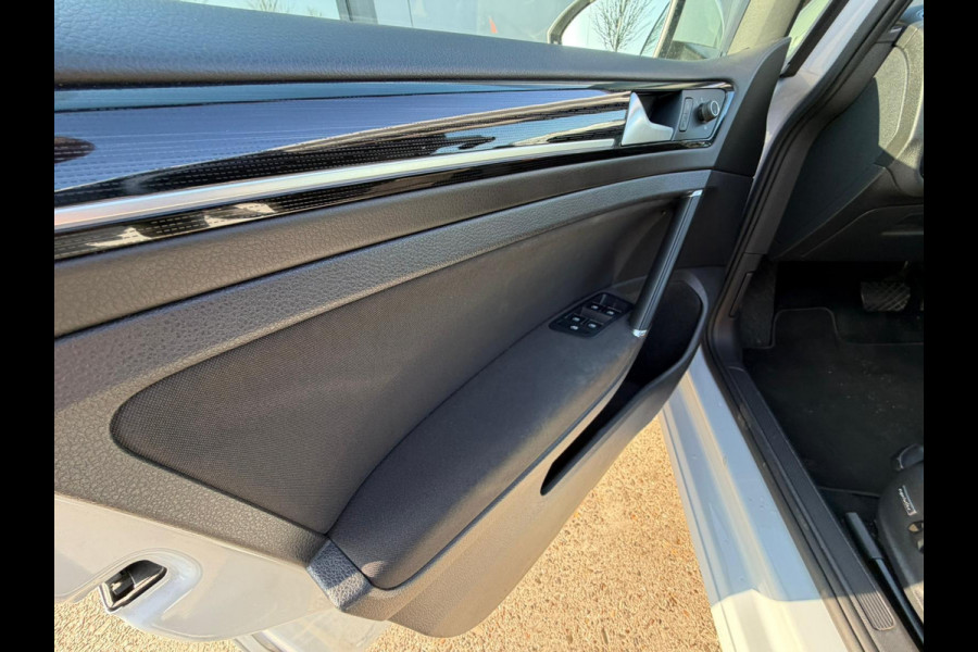 Volkswagen Golf 1.5 TSI Highline Business White silver Hihgline LED NAVI VIRTUALCOCKPIT