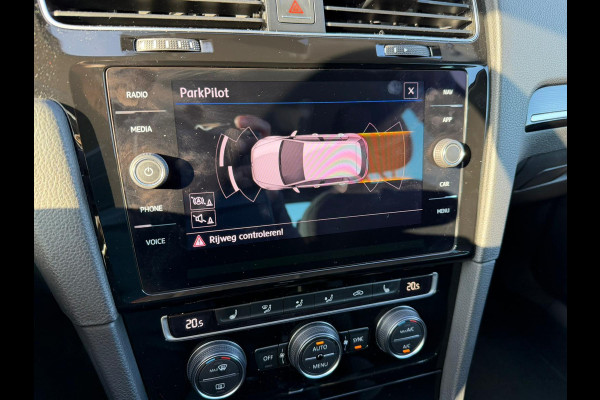 Volkswagen Golf 1.5 TSI Highline Business White silver Hihgline LED NAVI VIRTUALCOCKPIT