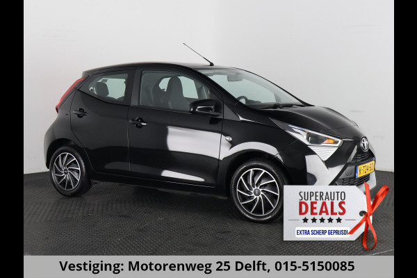 Toyota Aygo 1.0 VVT-i X-PLAY CARPLAY NAVI GARANTIE 2031 1e EIG BIJNA 2021. 100% ONDERHOUDEN .CAMERA.BLACK EDITION