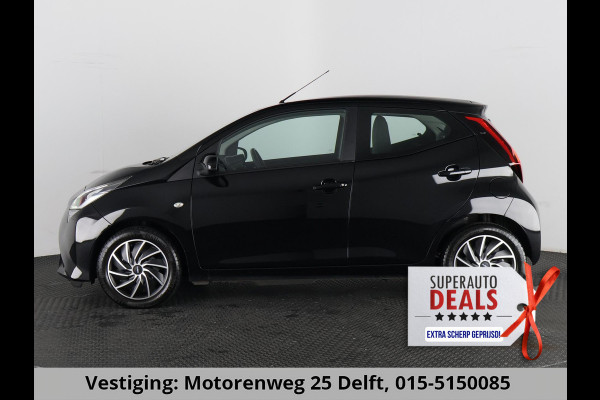 Toyota Aygo 1.0 VVT-i X-PLAY CARPLAY NAVI GARANTIE 2031 1e EIG BIJNA 2021. 100% ONDERHOUDEN .CAMERA.BLACK EDITION