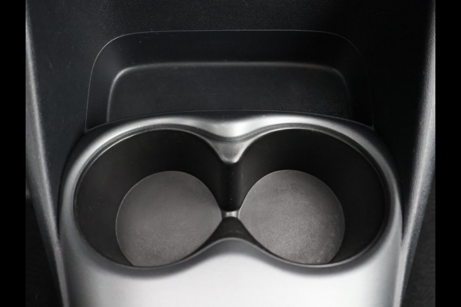 Toyota Aygo 1.0 VVT-i X-PLAY CARPLAY NAVI GARANTIE 2031 1e EIG BIJNA 2021. 100% ONDERHOUDEN .CAMERA.BLACK EDITION