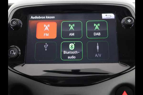 Toyota Aygo 1.0 VVT-i X-PLAY CARPLAY NAVI GARANTIE 2031 1e EIG BIJNA 2021. 100% ONDERHOUDEN .CAMERA.BLACK EDITION