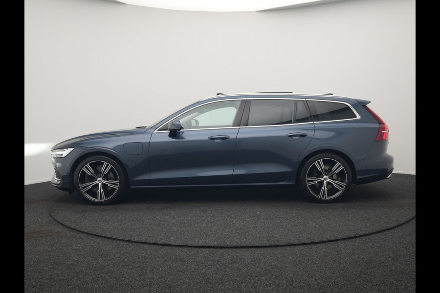 Volvo V60 T6 Recharge AWD Inscription Plug In Hybrid 340pk Dealer O.H. PHEV | Trekhaak Af Fabriek | Panodak | Lederen Sportstoelen Massage & Memory & Ventilatie | Adaptive Cruise | Head Up | 360 Camera | Stoelen & Stuur Verwarmd | Bowers & Wilkins |