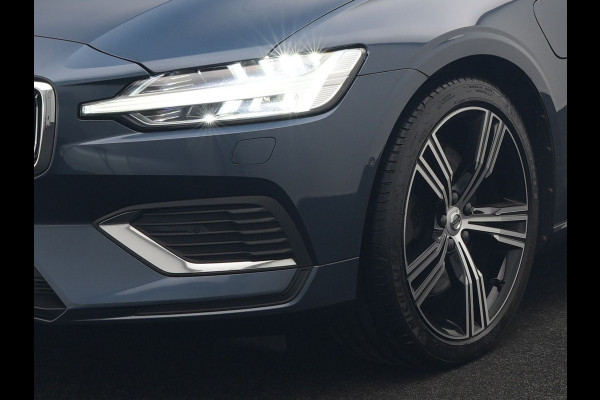 Volvo V60 T6 Recharge AWD Inscription Plug In Hybrid 340pk Dealer O.H. PHEV | Trekhaak Af Fabriek | Panodak | Lederen Sportstoelen Massage & Memory & Ventilatie | Adaptive Cruise | Head Up | 360 Camera | Stoelen & Stuur Verwarmd | Bowers & Wilkins |