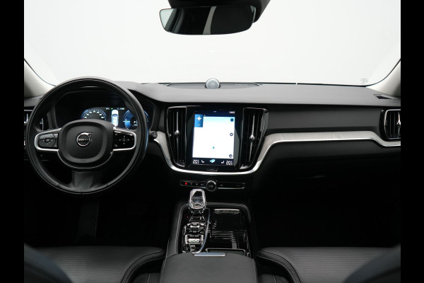 Volvo V60 T6 Recharge AWD Inscription Plug In Hybrid 340pk Dealer O.H. PHEV | Trekhaak Af Fabriek | Panodak | Lederen Sportstoelen Massage & Memory & Ventilatie | Adaptive Cruise | Head Up | 360 Camera | Stoelen & Stuur Verwarmd | Bowers & Wilkins |