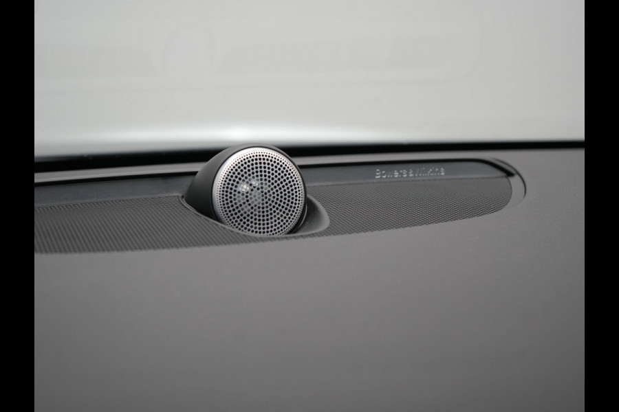 Volvo V60 T6 Recharge AWD Inscription Plug In Hybrid 340pk Dealer O.H. PHEV | Trekhaak Af Fabriek | Panodak | Lederen Sportstoelen Massage & Memory & Ventilatie | Adaptive Cruise | Head Up | 360 Camera | Stoelen & Stuur Verwarmd | Bowers & Wilkins |
