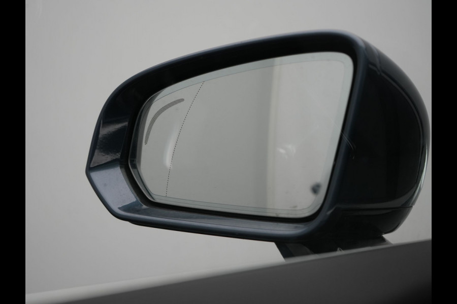 Volvo V60 T6 Recharge AWD Inscription Plug In Hybrid 340pk Dealer O.H. PHEV | Trekhaak Af Fabriek | Panodak | Lederen Sportstoelen Massage & Memory & Ventilatie | Adaptive Cruise | Head Up | 360 Camera | Stoelen & Stuur Verwarmd | Bowers & Wilkins |