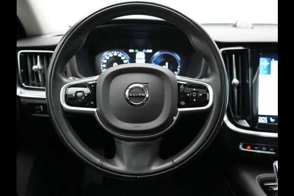 Volvo V60 T6 Recharge AWD Inscription Plug In Hybrid 340pk Dealer O.H. PHEV | Trekhaak Af Fabriek | Panodak | Lederen Sportstoelen Massage & Memory & Ventilatie | Adaptive Cruise | Head Up | 360 Camera | Stoelen & Stuur Verwarmd | Bowers & Wilkins |