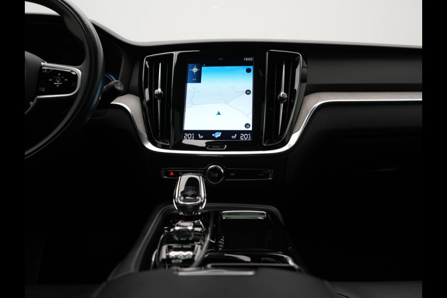 Volvo V60 T6 Recharge AWD Inscription Plug In Hybrid 340pk Dealer O.H. PHEV | Trekhaak Af Fabriek | Panodak | Lederen Sportstoelen Massage & Memory & Ventilatie | Adaptive Cruise | Head Up | 360 Camera | Stoelen & Stuur Verwarmd | Bowers & Wilkins |