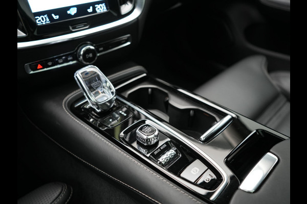 Volvo V60 T6 Recharge AWD Inscription Plug In Hybrid 340pk Dealer O.H. PHEV | Trekhaak Af Fabriek | Panodak | Lederen Sportstoelen Massage & Memory & Ventilatie | Adaptive Cruise | Head Up | 360 Camera | Stoelen & Stuur Verwarmd | Bowers & Wilkins |