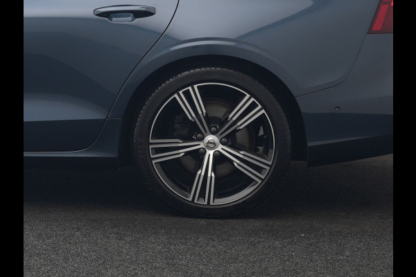 Volvo V60 T6 Recharge AWD Inscription Plug In Hybrid 340pk Dealer O.H. PHEV | Trekhaak Af Fabriek | Panodak | Lederen Sportstoelen Massage & Memory & Ventilatie | Adaptive Cruise | Head Up | 360 Camera | Stoelen & Stuur Verwarmd | Bowers & Wilkins |