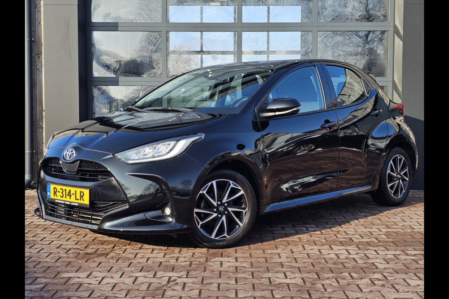 Toyota Yaris 1.5 VVT-i Dynamic | Airco | Navi | Keyless | Lane Assist | Adaptive Cruise | All-seasons | Camera |