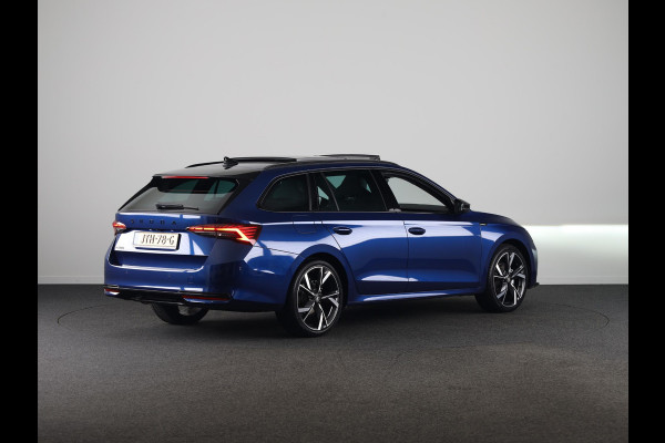 Škoda Octavia Combi Sportline Tour m-HEV 1.5 TSI 150 pk 7 versn. DSG | Schuif/kanteldak | Travel assist | Trekhaak wegklapbaar