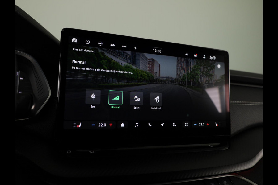 Škoda Octavia Combi Sportline Tour m-HEV 1.5 TSI 150 pk 7 versn. DSG | Schuif/kanteldak | Travel assist | Trekhaak wegklapbaar