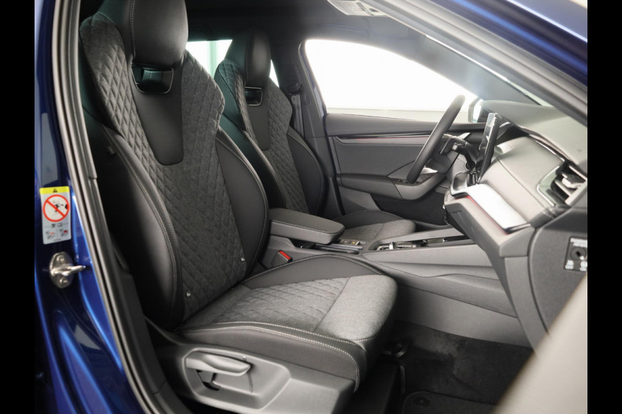 Škoda Octavia Combi Sportline Tour m-HEV 1.5 TSI 150 pk 7 versn. DSG | Schuif/kanteldak | Travel assist | Trekhaak wegklapbaar