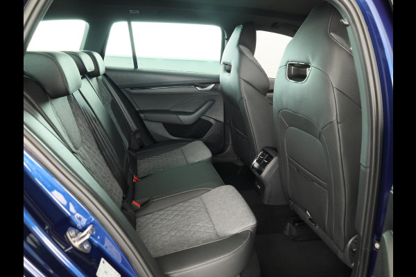 Škoda Octavia Combi Sportline Tour m-HEV 1.5 TSI 150 pk 7 versn. DSG | Schuif/kanteldak | Travel assist | Trekhaak wegklapbaar