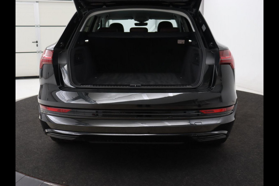 Audi e-tron 55 quattro Business edition | SOH 92% | Leder | Stoelverwarming | Luchtvering | Memory | Carplay | Navigatie | Virtual Cockpit | Cruise control | Full LED