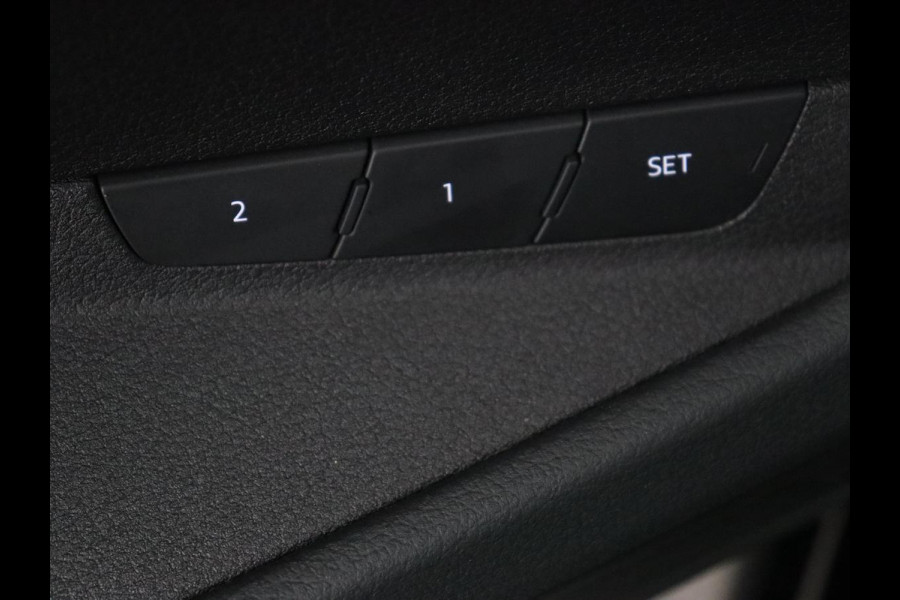 Audi e-tron 55 quattro Business edition | SOH 92% | Leder | Stoelverwarming | Luchtvering | Memory | Carplay | Navigatie | Virtual Cockpit | Cruise control | Full LED