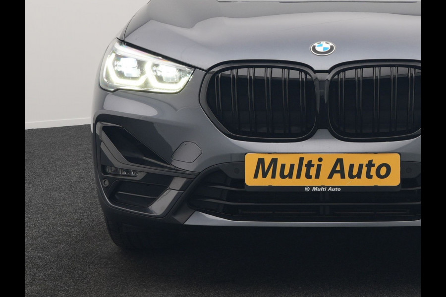 BMW X1 xDrive25e Sportline Plug In Hybrid 221pk Dealer O.H. PHEV | Panodak | Adaptive Cruise | Head Up | Camera | Lederen Sportstoelen Memory & Verwarmd | Sfeerverlichting | Stuur Verwarmd | Apple Carplay | Keyless | Navigatie | DAB |