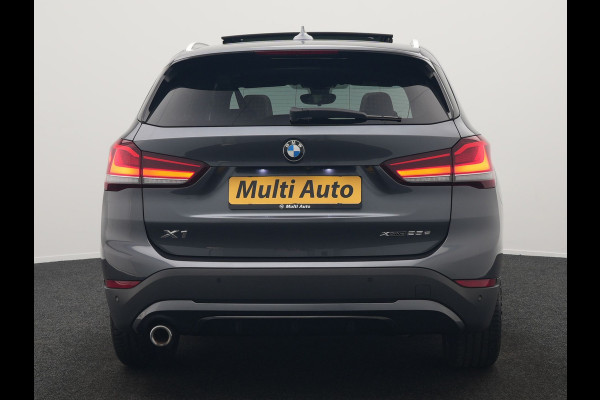 BMW X1 xDrive25e Sportline Plug In Hybrid 221pk Dealer O.H. PHEV | Panodak | Adaptive Cruise | Head Up | Camera | Lederen Sportstoelen Memory & Verwarmd | Sfeerverlichting | Stuur Verwarmd | Apple Carplay | Keyless | Navigatie | DAB |