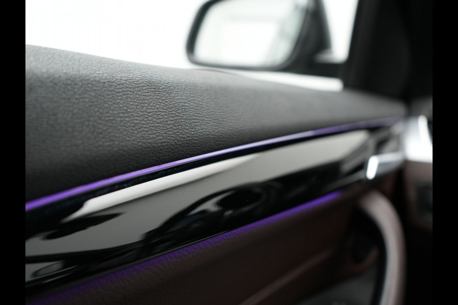 BMW X1 xDrive25e Sportline Plug In Hybrid 221pk Dealer O.H. PHEV | Panodak | Adaptive Cruise | Head Up | Camera | Lederen Sportstoelen Memory & Verwarmd | Sfeerverlichting | Stuur Verwarmd | Apple Carplay | Keyless | Navigatie | DAB |