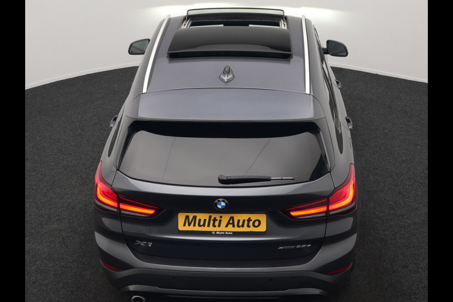 BMW X1 xDrive25e Sportline Plug In Hybrid 221pk Dealer O.H. PHEV | Panodak | Adaptive Cruise | Head Up | Camera | Lederen Sportstoelen Memory & Verwarmd | Sfeerverlichting | Stuur Verwarmd | Apple Carplay | Keyless | Navigatie | DAB |