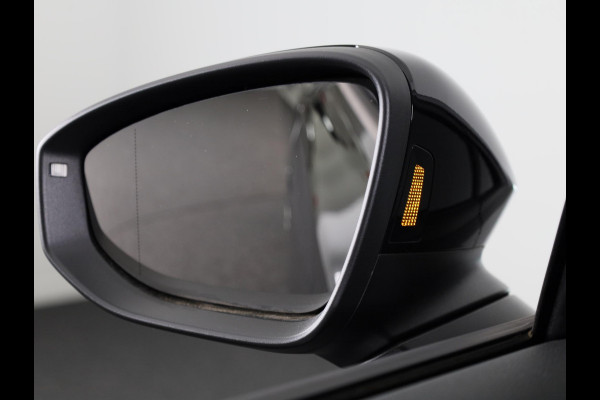 Volkswagen ID.7 Tourer Pro Business 77 kWh accu, 210 kW / 286 pk Variant 231PK | 17% bijtelling* | 20" LM velgen | Navigatie | 360 gradencamera | Matrix koplampen | Onderhoud tot 30-6-2030