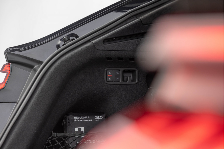 Audi RSQ8-R ABT 4.0 TFSI 740pk Quattro 1 of 125 B&O Advanced Standkachel