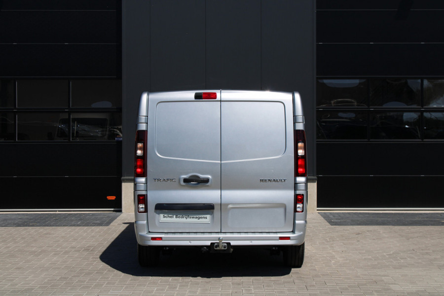 Renault Trafic 2.0 Blue dCi 170pk T29 L2H1 Extra DC - 2x Schuifdeur - Carplay - LED - Blind Spot - Navigatie - Camera - Trekhaak - Stoelverwarm