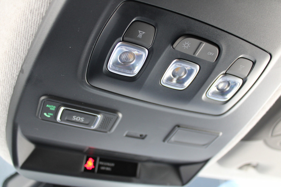 Renault Trafic 2.0 Blue dCi 170pk T29 L2H1 Extra DC - 2x Schuifdeur - Carplay - LED - Blind Spot - Navigatie - Camera - Trekhaak - Stoelverwarm