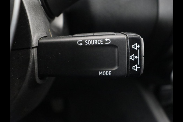 Renault Clio 1.0 TCe Intens | Stoelverwarming | Camera | Carplay | Half leder | Climate control | Full LED | Parkeerhulp | Cruise control | Keyless