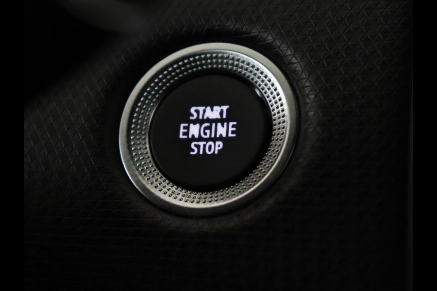 Renault Clio 1.0 TCe Intens | Stoelverwarming | Camera | Carplay | Half leder | Climate control | Full LED | Parkeerhulp | Cruise control | Keyless