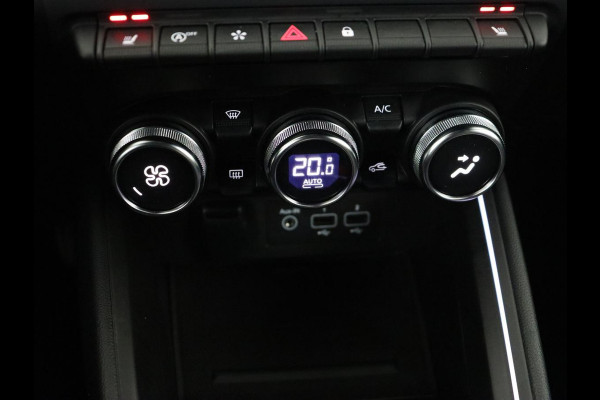 Renault Clio 1.0 TCe Intens | Stoelverwarming | Camera | Carplay | Half leder | Climate control | Full LED | Parkeerhulp | Cruise control | Keyless