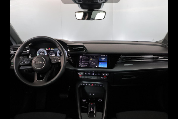 Audi A3 Sportback 40 TFSI e Advanced edition 204 pk S-tronic | Verlengde garantie | Navigatie | Parkeersensoren (Park assist) | Achteruitrijcamera | Stoelverwarming |
