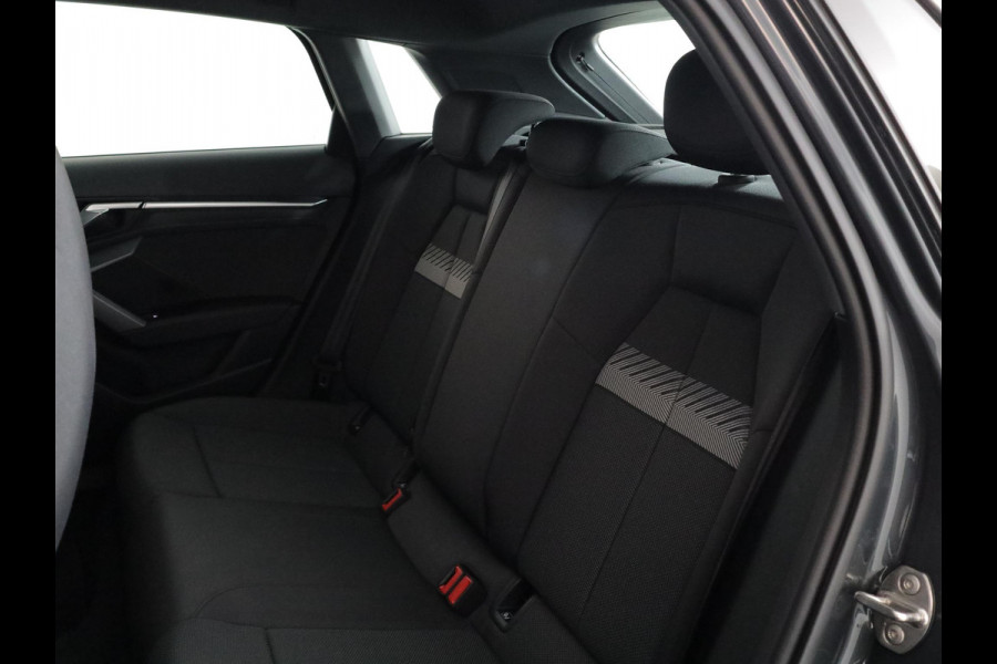 Audi A3 Sportback 40 TFSI e Advanced edition 204 pk S-tronic | Verlengde garantie | Navigatie | Parkeersensoren (Park assist) | Achteruitrijcamera | Stoelverwarming |