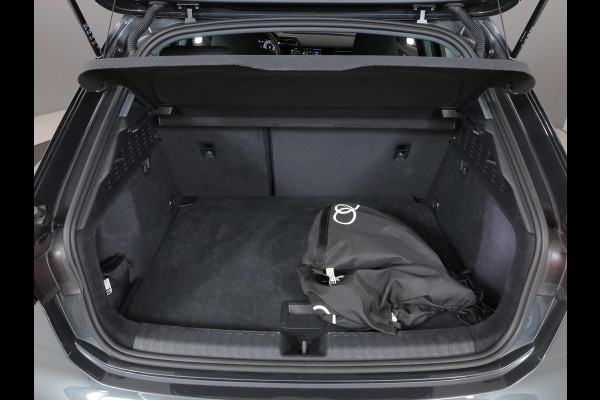 Audi A3 Sportback 40 TFSI e Advanced edition 204 pk S-tronic | Verlengde garantie | Navigatie | Parkeersensoren (Park assist) | Achteruitrijcamera | Stoelverwarming |