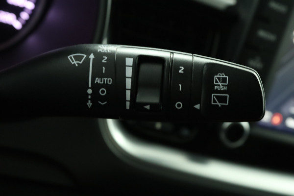 Kia Stonic 1.0 T-GDi DynamicLine - Cruise Control - Lichtmetalen Velgen - Navigatie - Apple/Android Carplay - Virena Zekerheidspakket €895,-