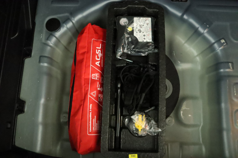 Kia Stonic 1.0 T-GDi DynamicLine - Cruise Control - Lichtmetalen Velgen - Navigatie - Apple/Android Carplay - Virena Zekerheidspakket €895,-