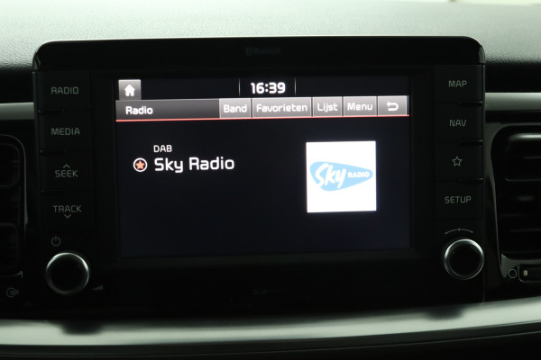 Kia Stonic 1.0 T-GDi DynamicLine - Cruise Control - Lichtmetalen Velgen - Navigatie - Apple/Android Carplay - Virena Zekerheidspakket €895,-