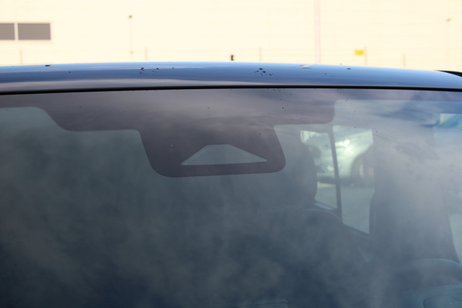 Renault Trafic 2.0 Blue dCi 170pk T29 L2H1 Extra DC - 2x Schuifdeur - Carplay - LED - Blind Spot - Navigatie - Camera - Trekhaak - Stoelverwarm