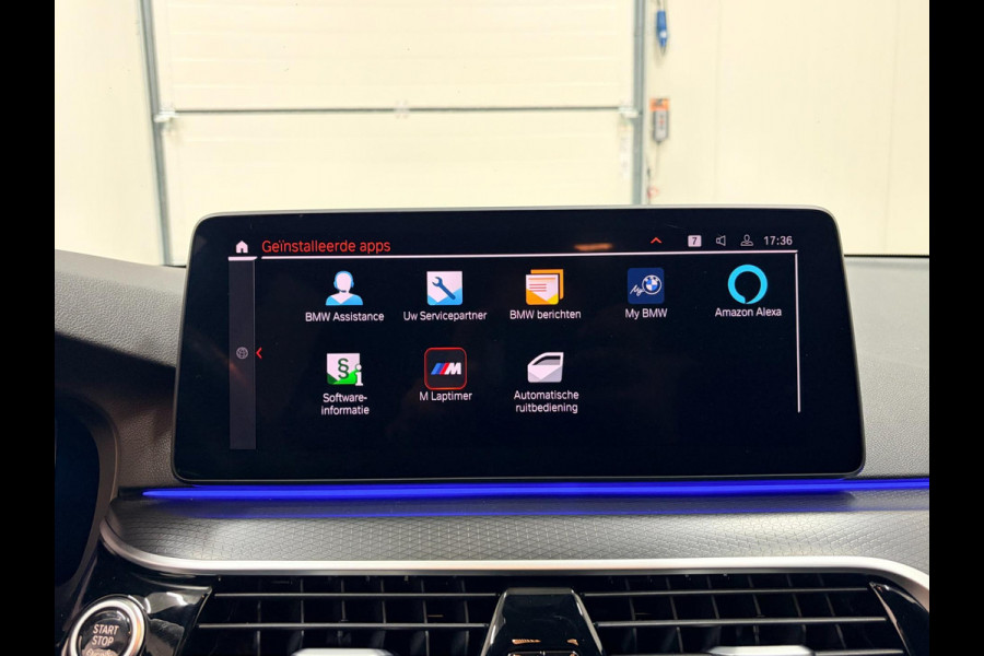 BMW 5 Serie Touring 520i Business Edition Plus M-pakket Hud Navi DAB Carplay Trekhaak Stoelverw. Memory Virtual Matrix ACC