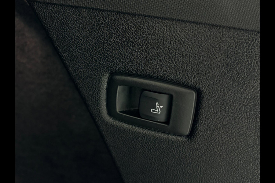 BMW 5 Serie Touring 520i Business Edition Plus M-pakket Hud Navi DAB Carplay Trekhaak Stoelverw. Memory Virtual Matrix ACC