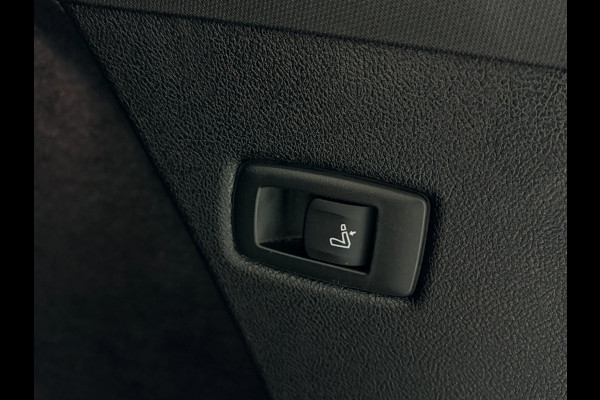 BMW 5 Serie Touring 520i Business Edition Plus M-pakket Hud Navi DAB Carplay Trekhaak Stoelverw. Memory Virtual Matrix ACC