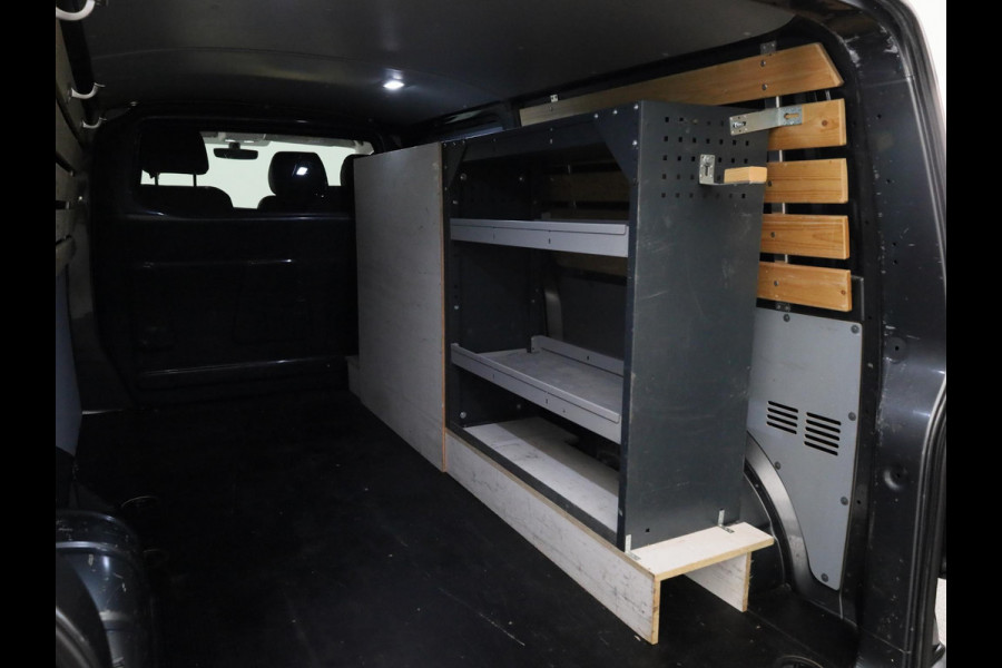 Volkswagen Transporter 2.0 TDI L2H1 28 Comfortline 110PK | Navigatie | Multifunctioneel stuurwiel | Trekhaak | Inrichting |