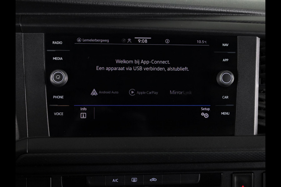 Volkswagen Transporter 2.0 TDI L2H1 28 Comfortline 110PK | Navigatie | Multifunctioneel stuurwiel | Trekhaak | Inrichting |
